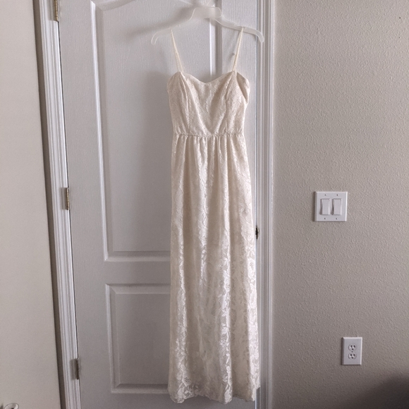 Ivory Lace Maxi Dress Size Medium - Picture 1 of 3